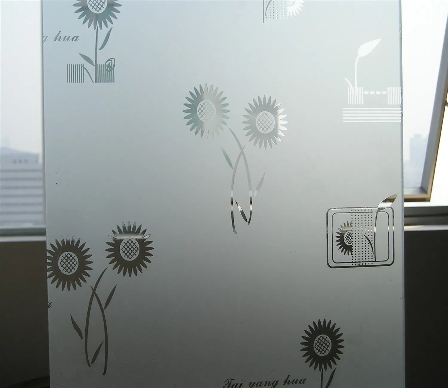 3mm-19mm Flat Low Iron Art Embossed Pattern Glass for Building