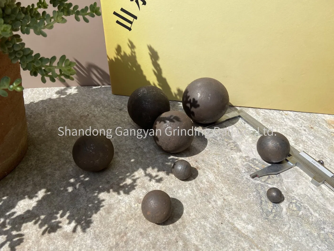 1 2 6 Inch Forged Grinding Media Steel Ball for Sale Mining