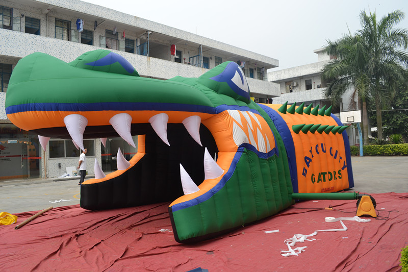2023 New Hot Sale Inflatable Alligator Blast Tunnel for Sports