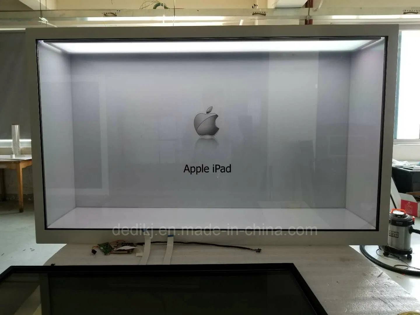 Dedi 43'' Touchscreen Transparent LCD Display Showcase