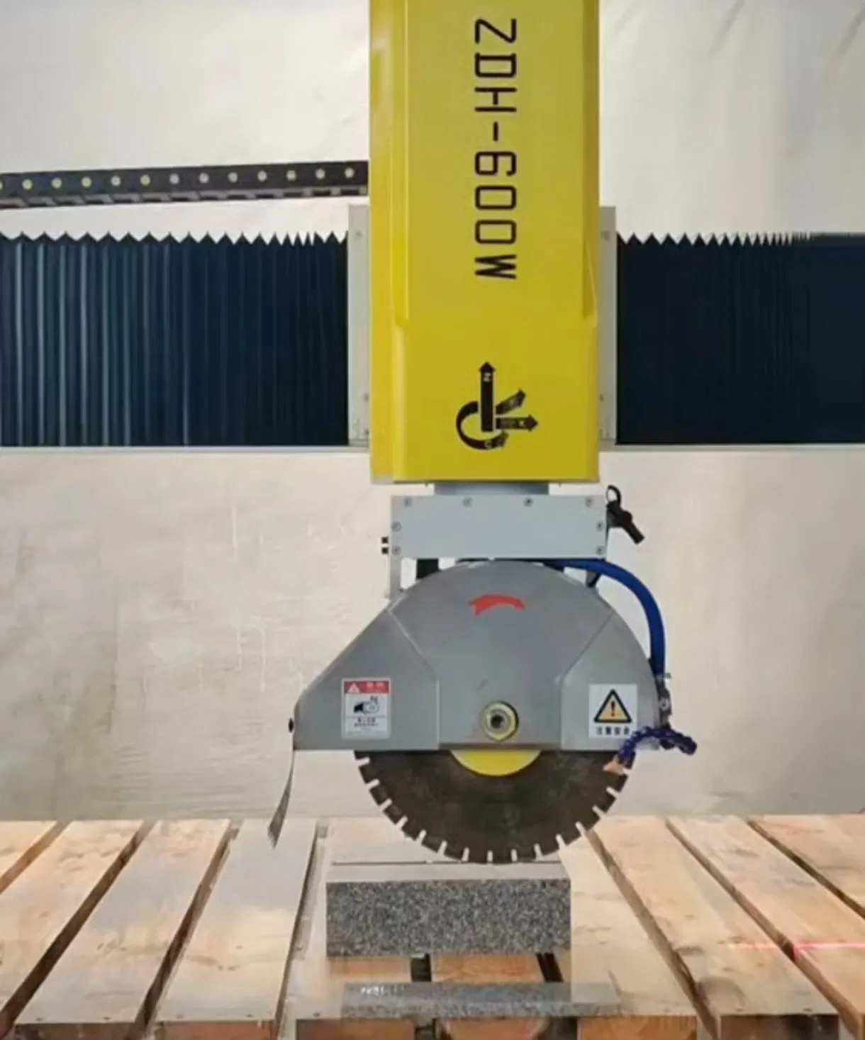 Тяжелый мостовой станок для резки камня с ЧПУ