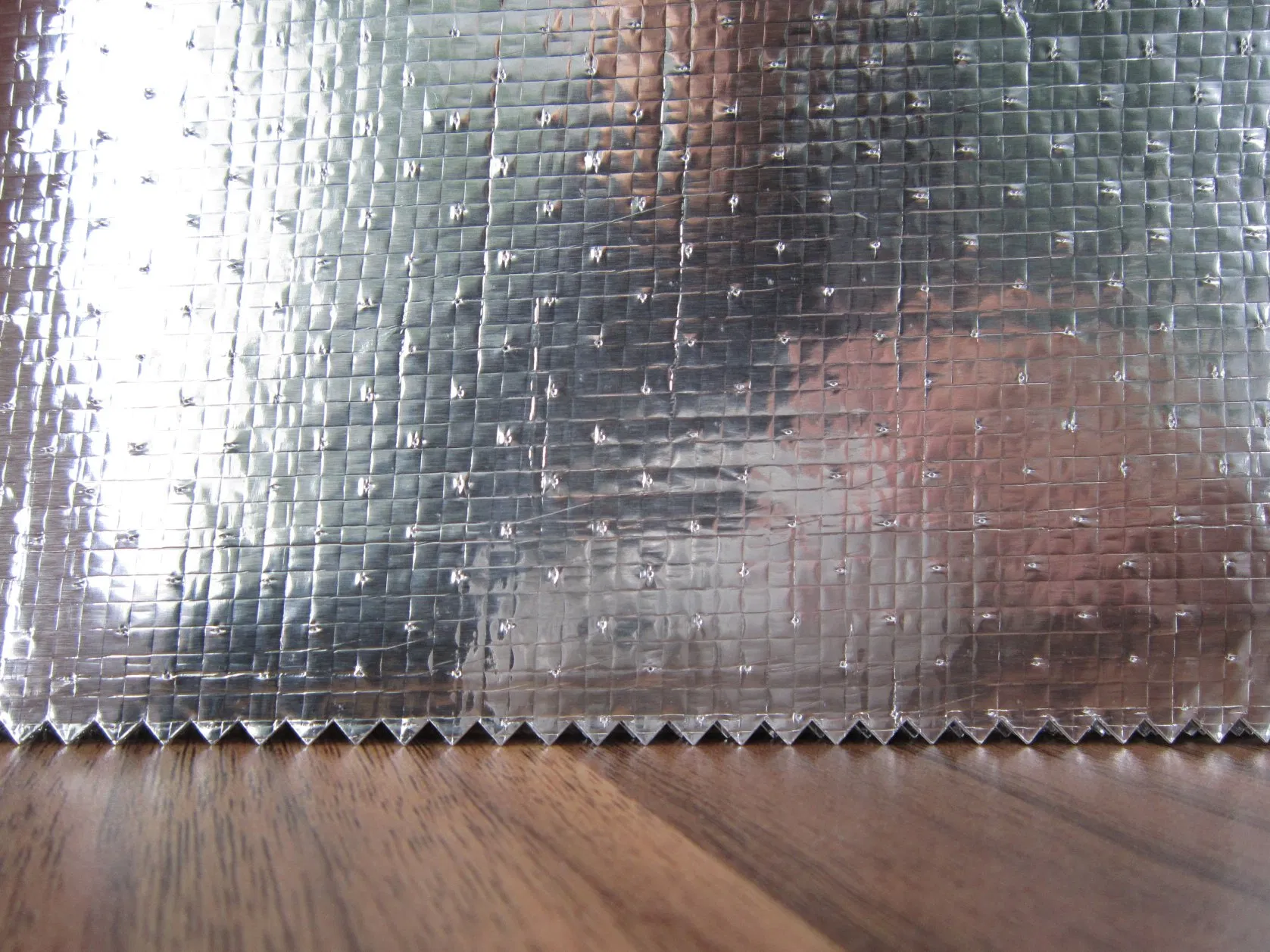 Customized Double Sides Metalized Pet Films Laminated with PE Woven Cloth / Fabric Heat Insulation Material
