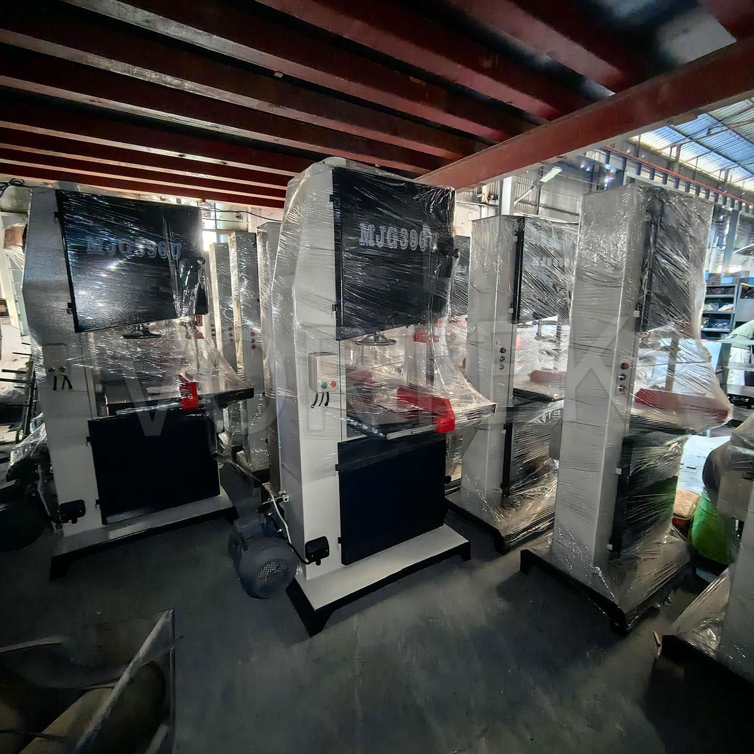 Станок ленточнопильный вертикальный по дереву MJG396U