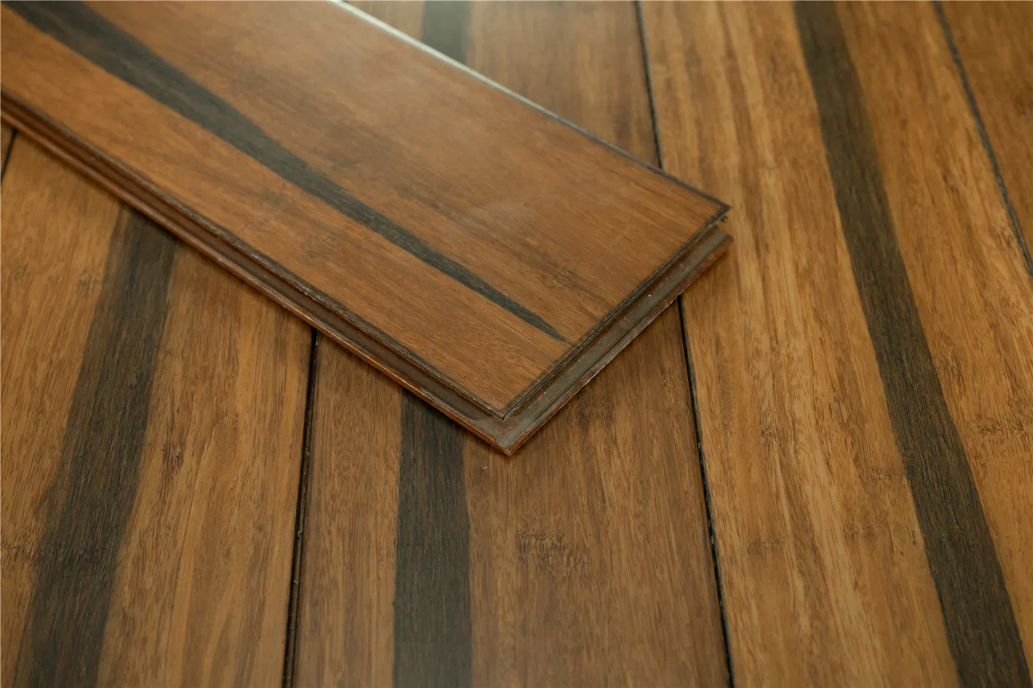 Водостойкий бамбуковый ламинат для помещений