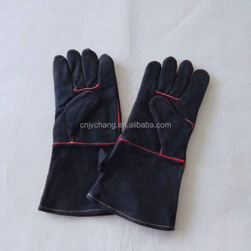 Heat-Resistant Black Leather Oven Mittens for BBQ Lovers