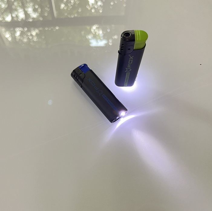 2024 New Fashionable Customizable Stable Flame Windproof Lighter with Light Promotional Price