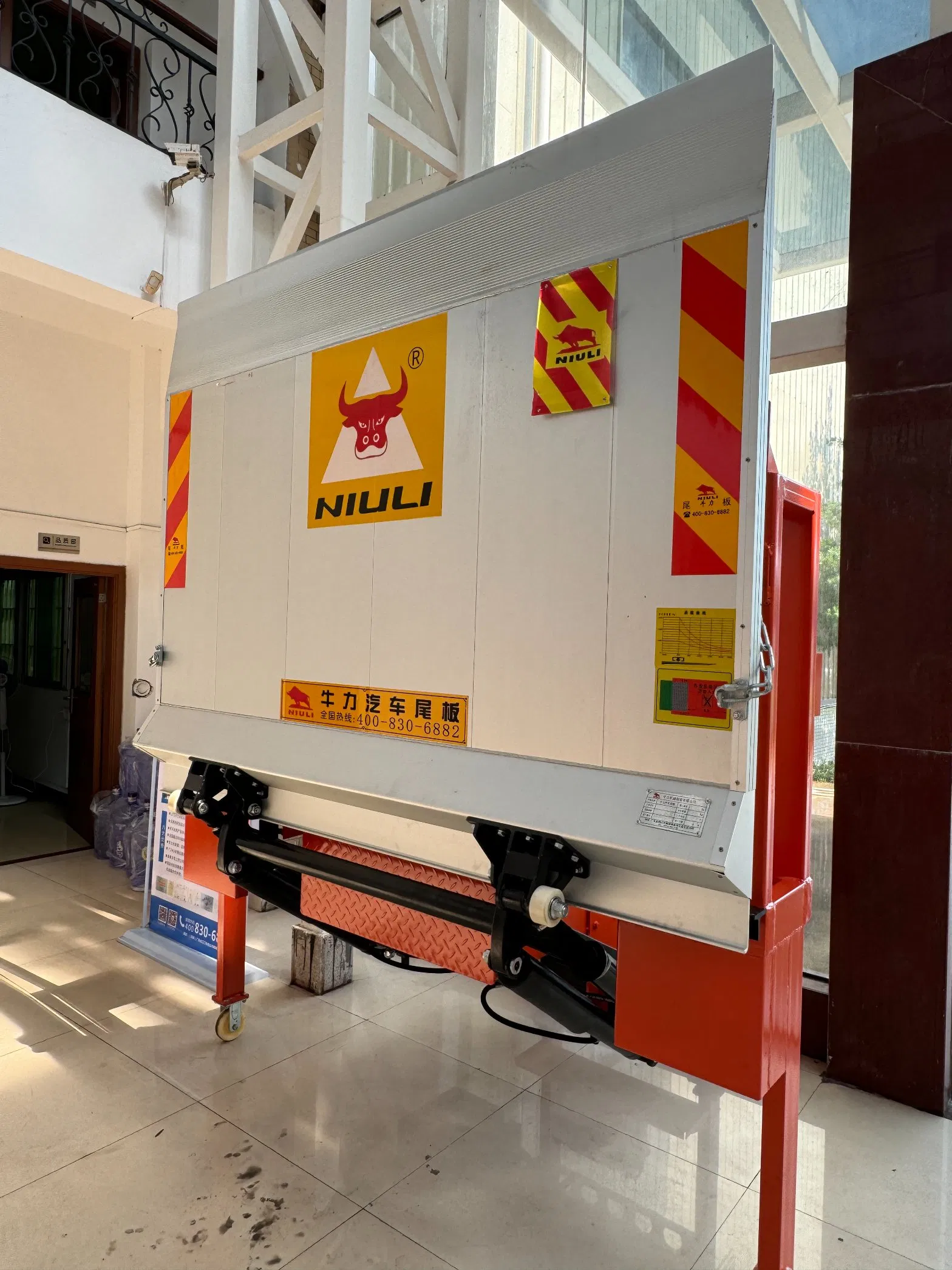 Алюминиевая гидравлическая хвостовая платформа для грузовиков, кантилеверная слайдерная, грузоподъемность 1500 кг