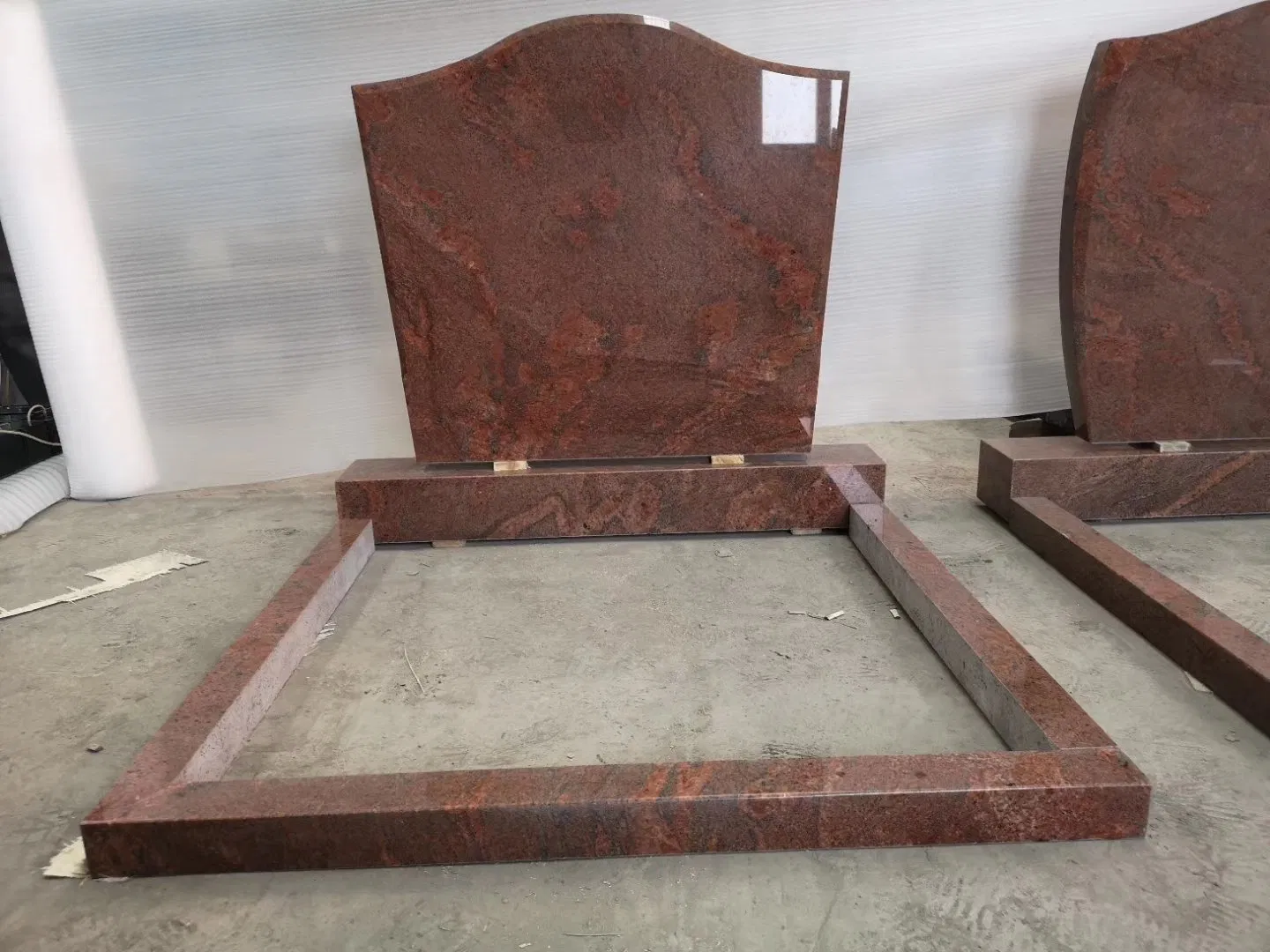 Rosed Carved Butterfly Blue Granite Tombstone Headstone Monument