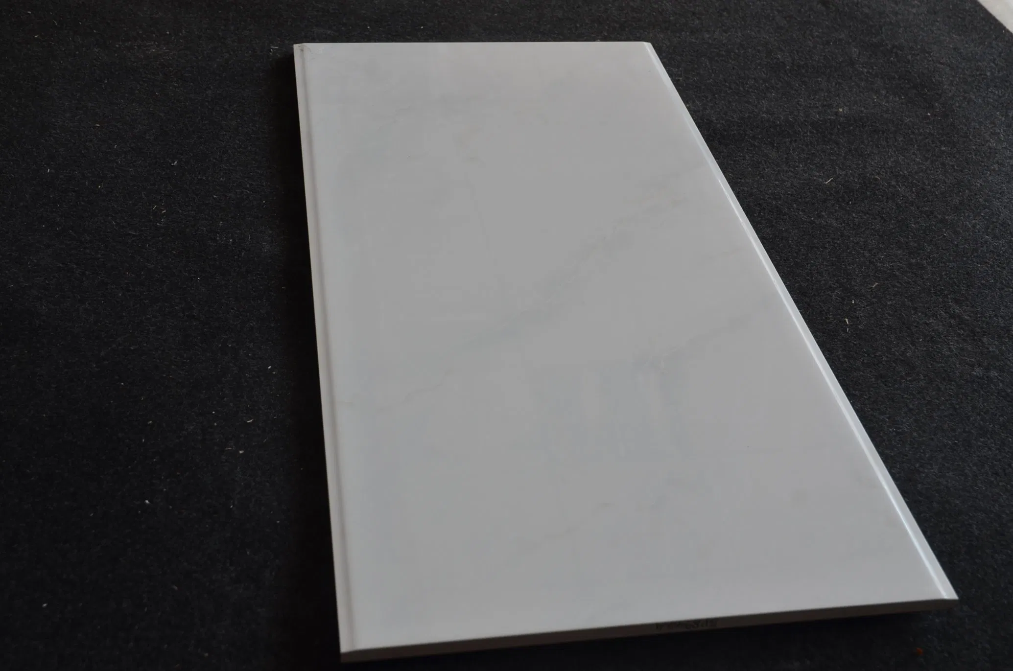 Белая керамическая плитка для фартука кухни 300x600 мм