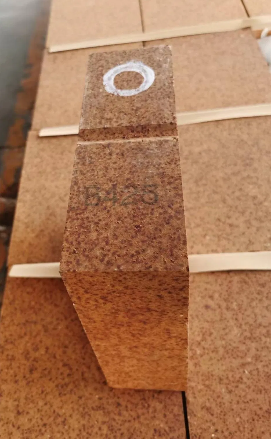 Огнеупорный кирпич LZR Magnesia Hercynite для зоны обжига