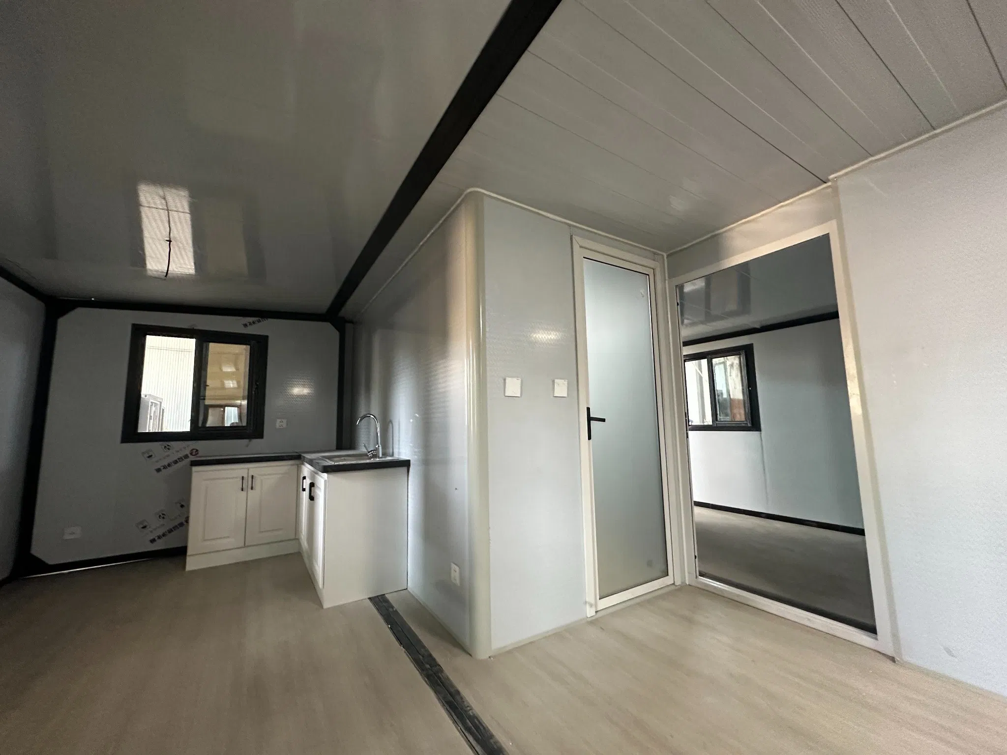 Manufacturer 30FT Prefabricated Expandable Container Mobile Shop Home with Toilet