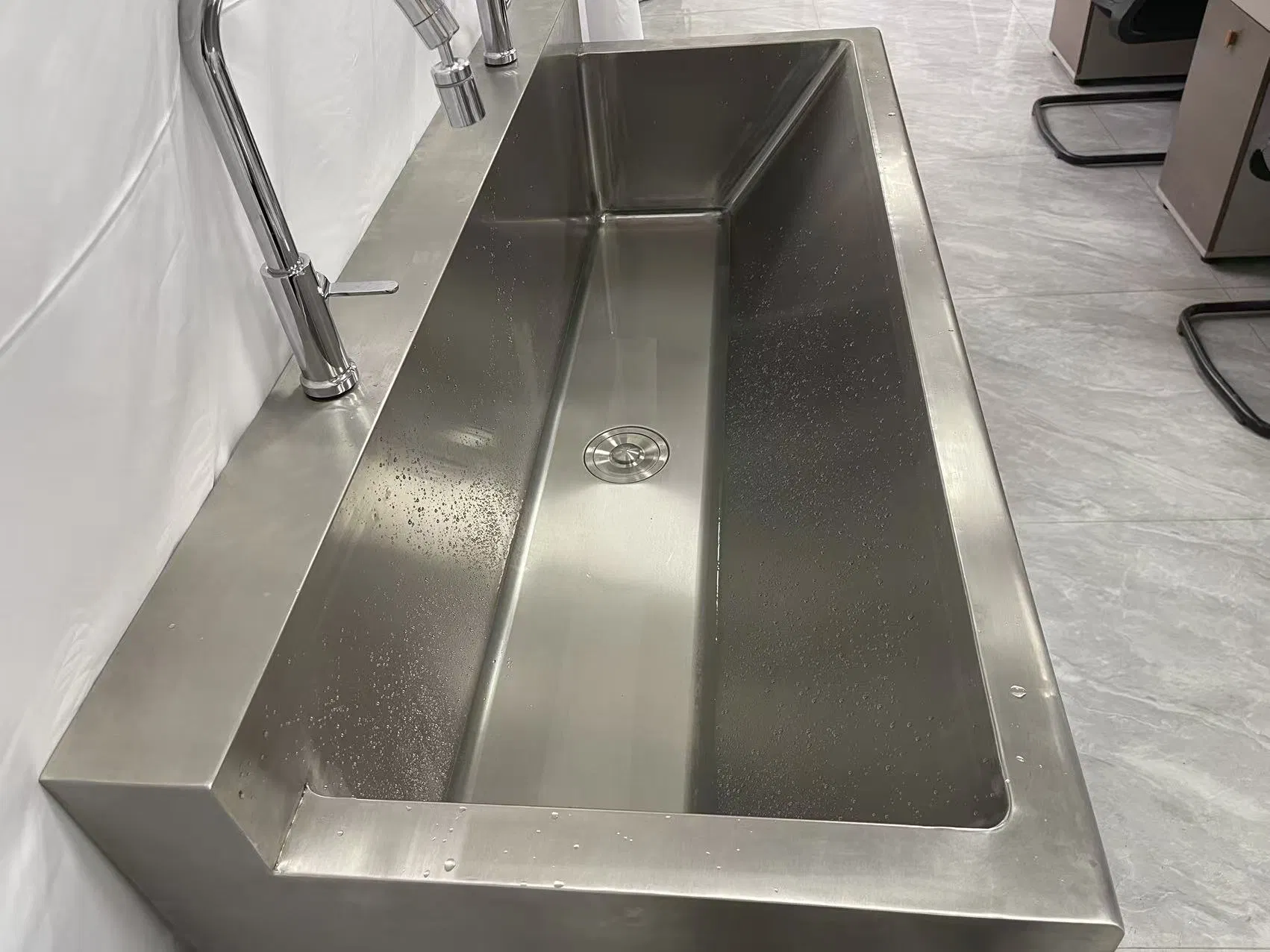 Derich Premium Stainless Steel Medical Hand Wash Basin for Clinics