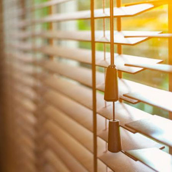 Modern Simple PVC Louver High Shading Kitchen Toilet Peep-Proof Waterproof Non-Perforated 1inch White Venetian Blinds