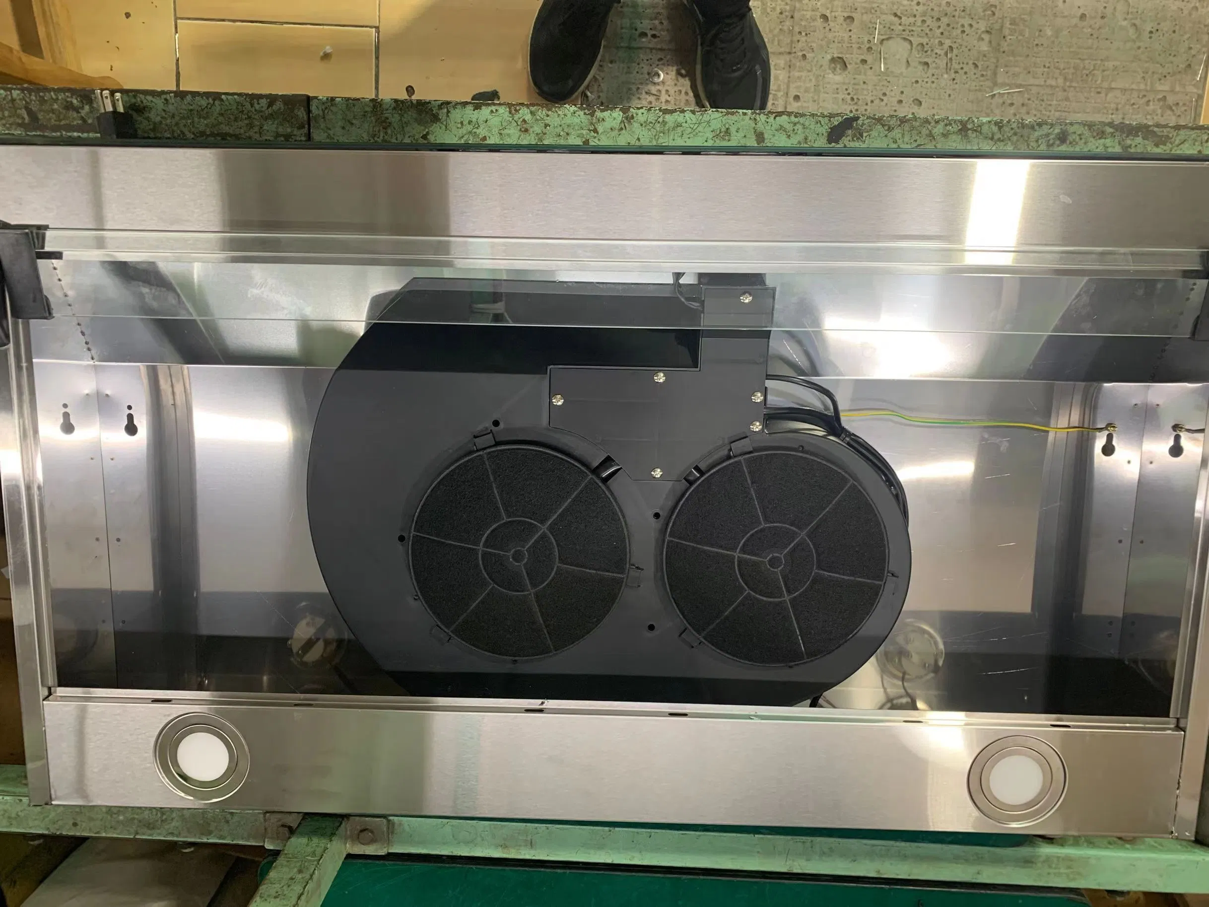 Ultra Slim Kitchen Range Hood for Optimal Airflow