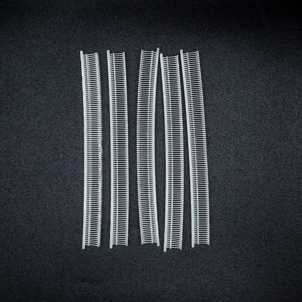 Цветные пластиковые петли-фиксаторы для одежды