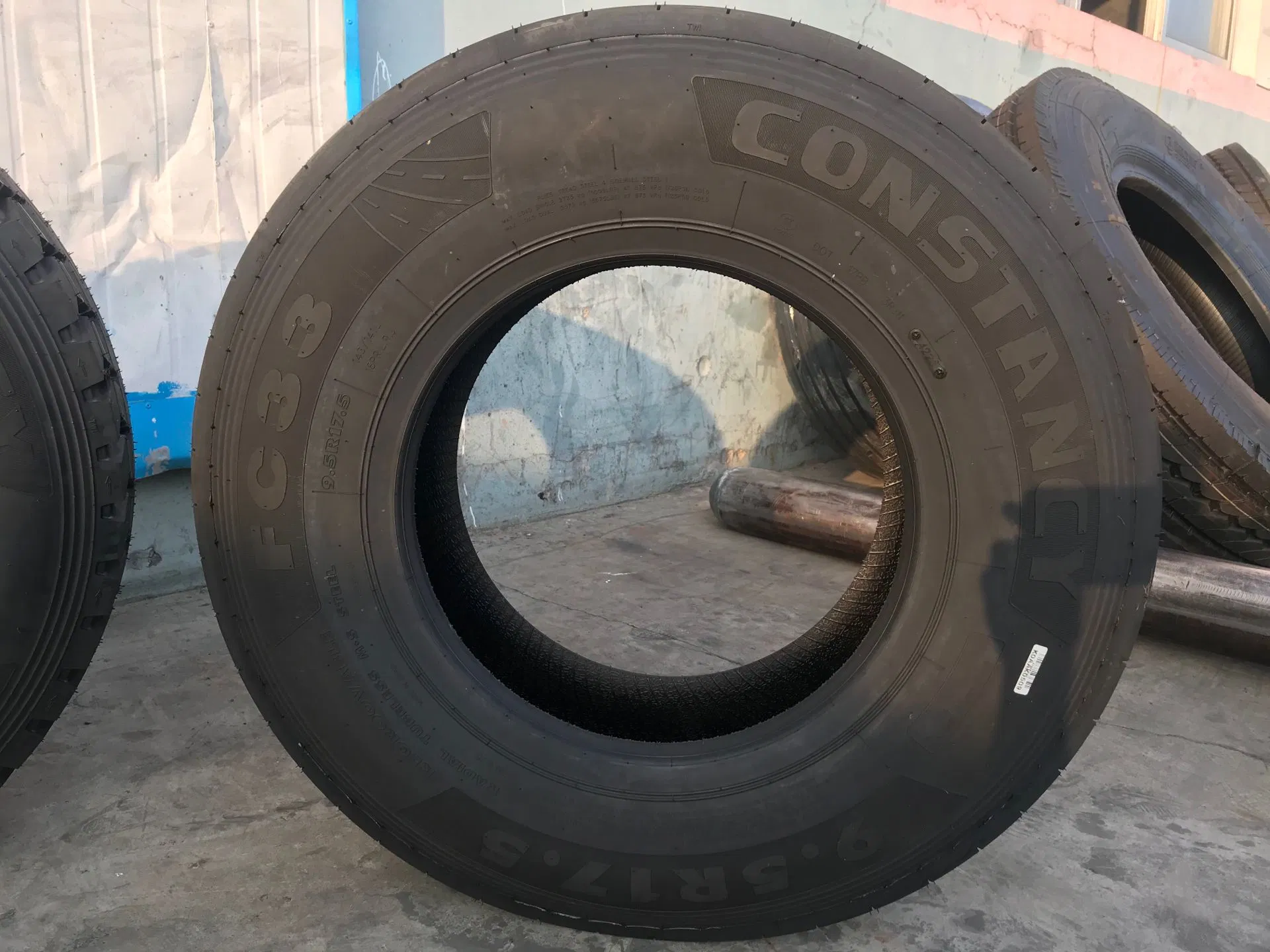Constancy Brand Truck Tire 9.5R17.5 FC33 OEM Quality TBR Commercial Vehicle Fuel-Efficient All-Steel Tire