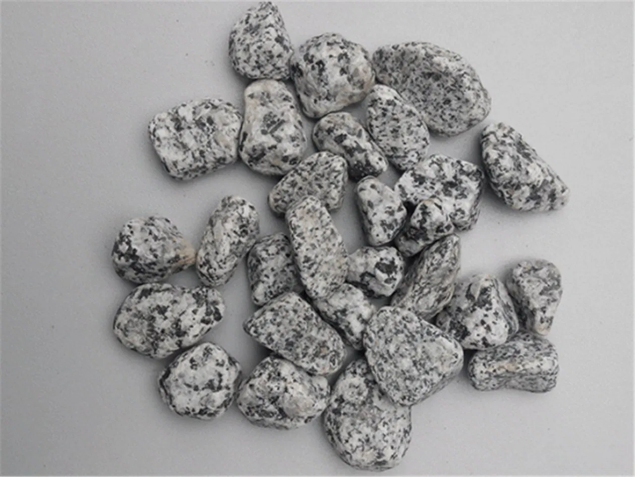 Black Machine Pebble Stone for Garden Landscape Decoration Outdoor Project