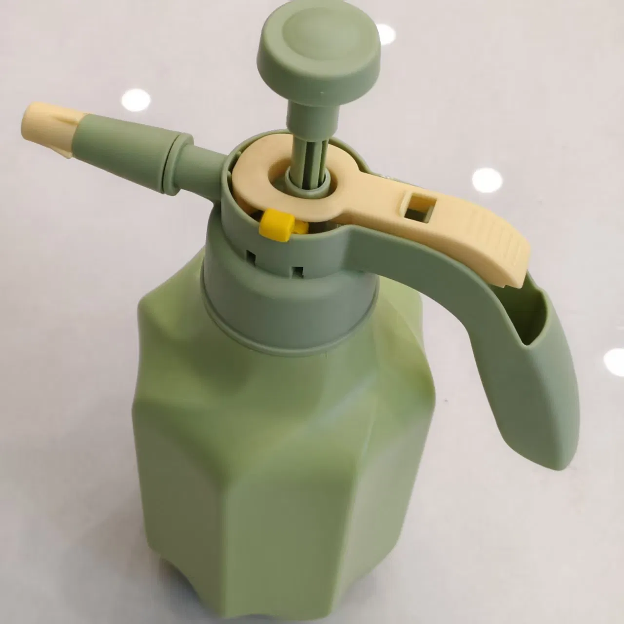 Mini Manual Handheld Sprayer Portable Garden Spray Bottle