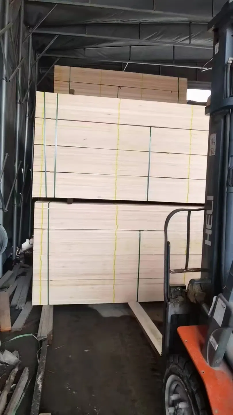 S4s Natural Color Spruce Sawn Timber Cedar Timber 2400-3600mm for Building