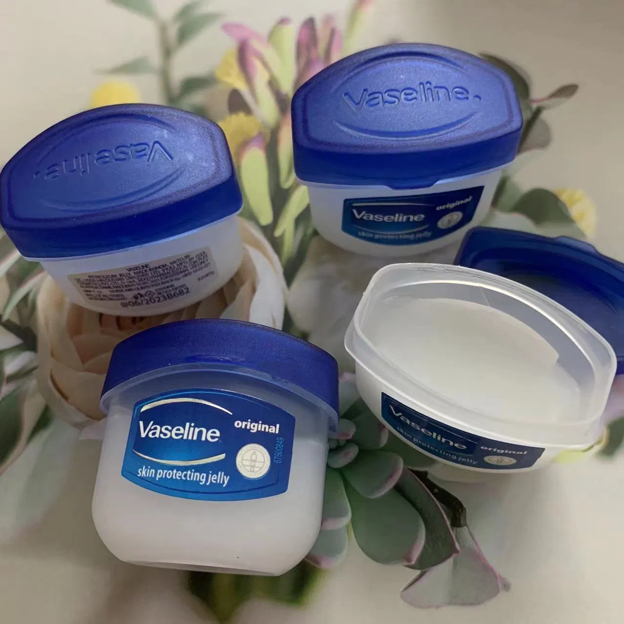 Vaseline 7g Lip Balm Moisturizing Anti Cracking Fade Lip Color Hanging Box