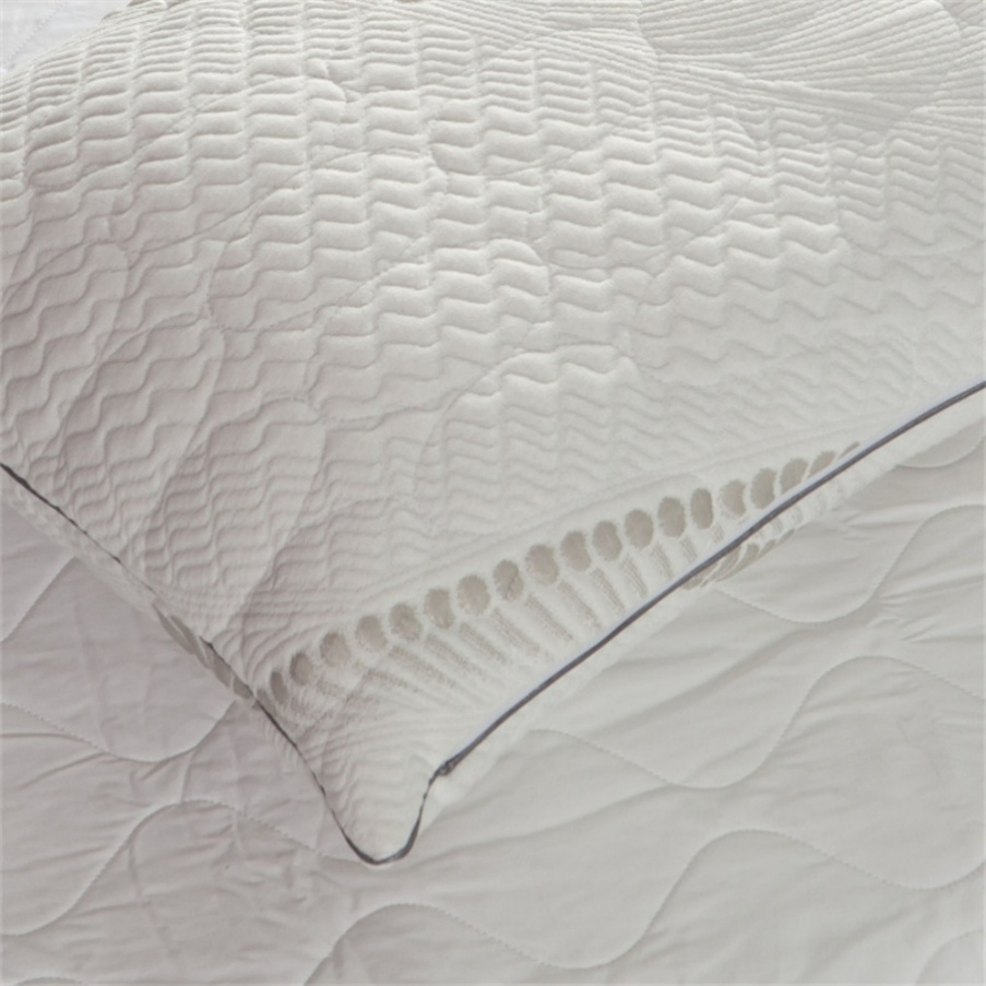 Exquisite Appearance Ventilated Easy Care Breathable Latex Pillow