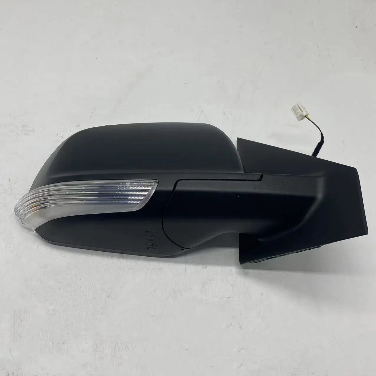 Правый зеркалодержатель LDV Maxus EV30 C00124977