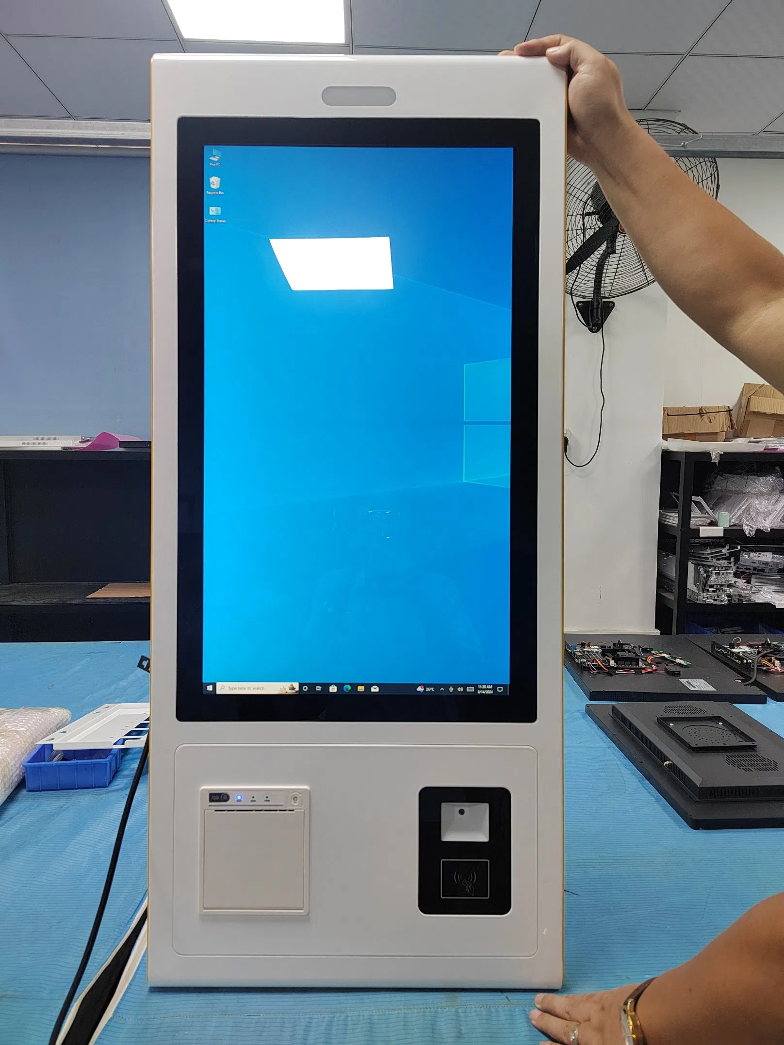 27 32 Inch Touch Screen Kfc Takeaway Restaurant Order Machine Self-Service Printer Checkout Self-Service Payment Kiosk