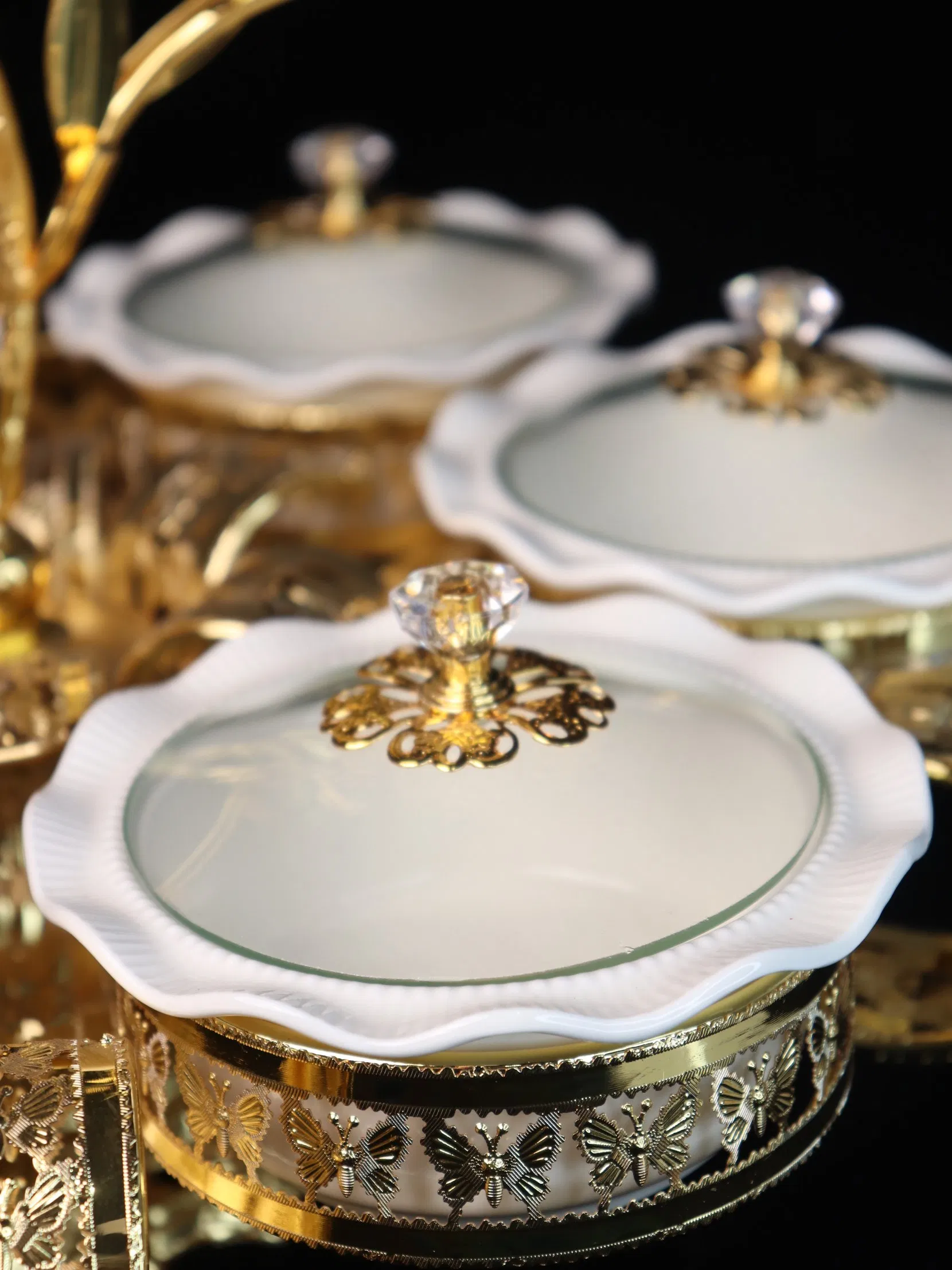 Home Ornament Gold-Plated Iron Frame with Large Size 6-Panel Ceramic Bowl