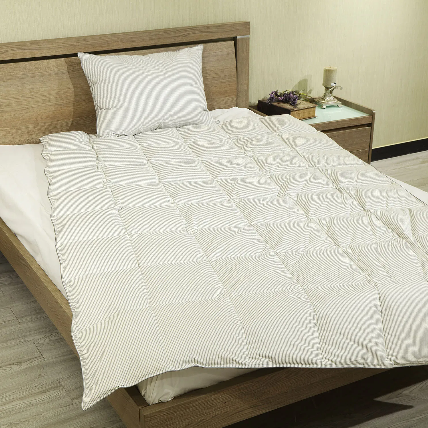 Factory Wholesales 100% Cotton Shell 80% White Duck Down Insert Duvet