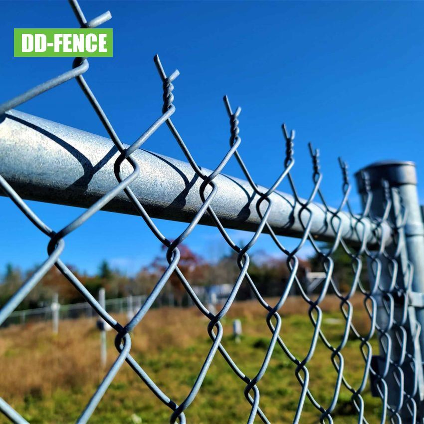 8FT 6FT 4FT Galvanized Diamond Fence Cyclone Wire Mesh 9 Gauge Black Chain Link Fence