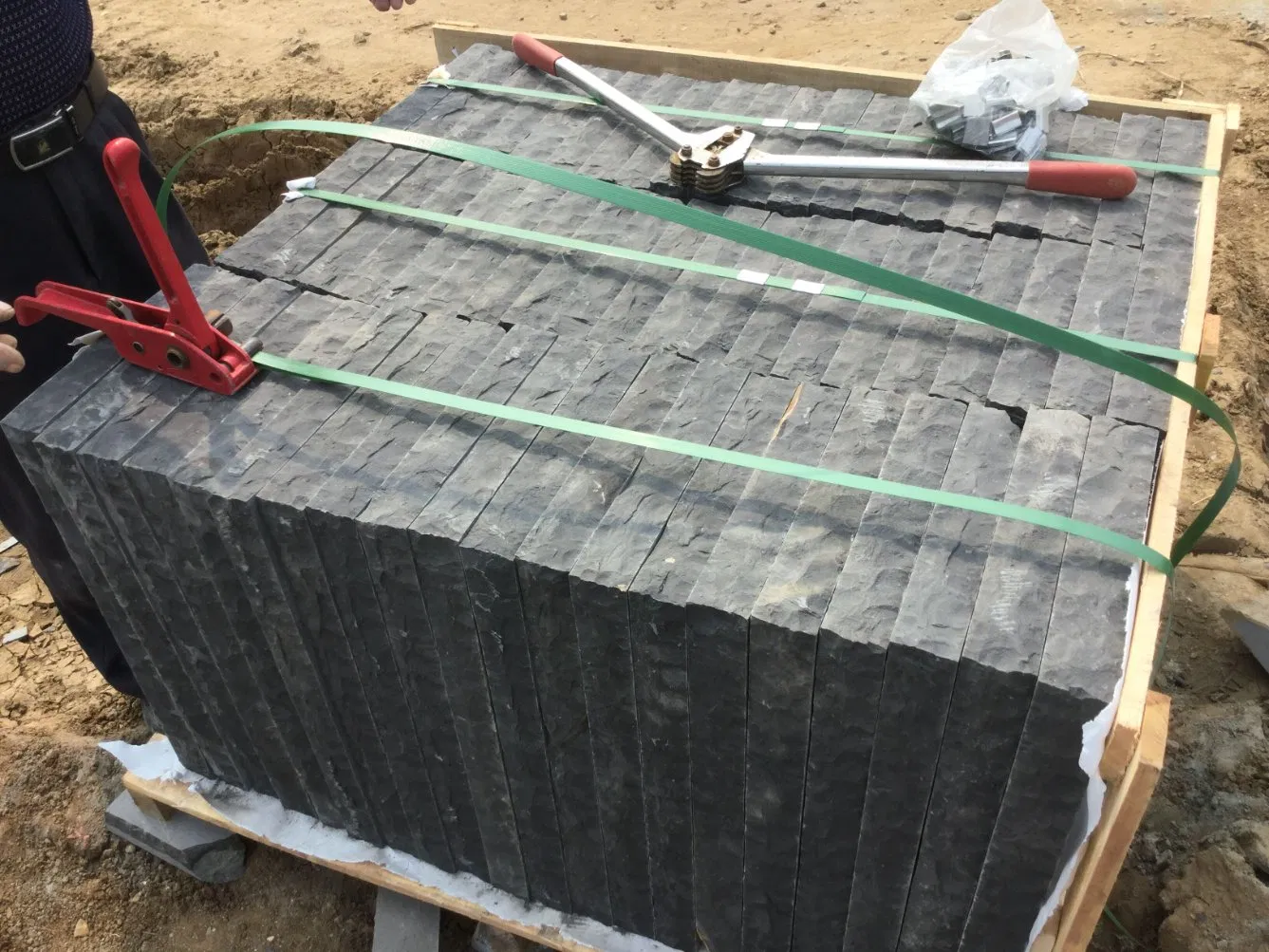 Flamed Basalt Kerb Stone Paving Stone