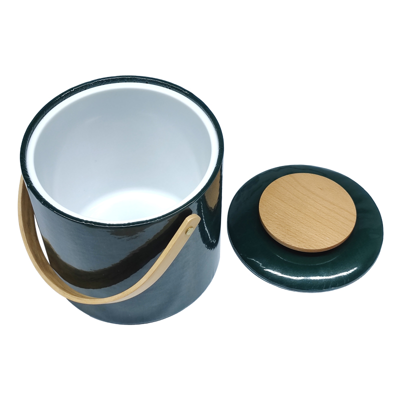 Factory Customize Logo Leather Plastic Ice Bucket Wooden Handle Lid