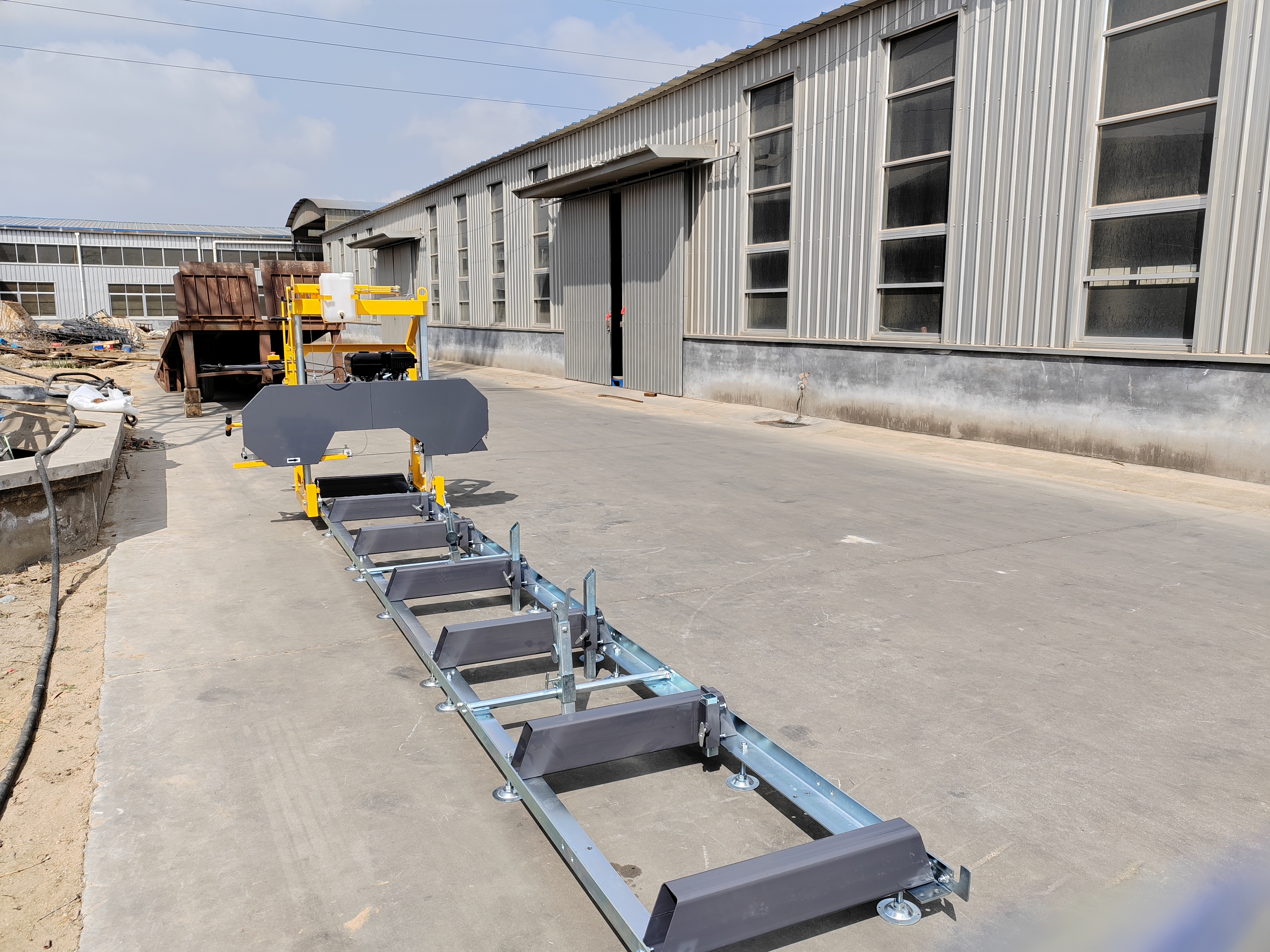 Ленточная пилорама горизонтальная 660 мм (26 дюймов)