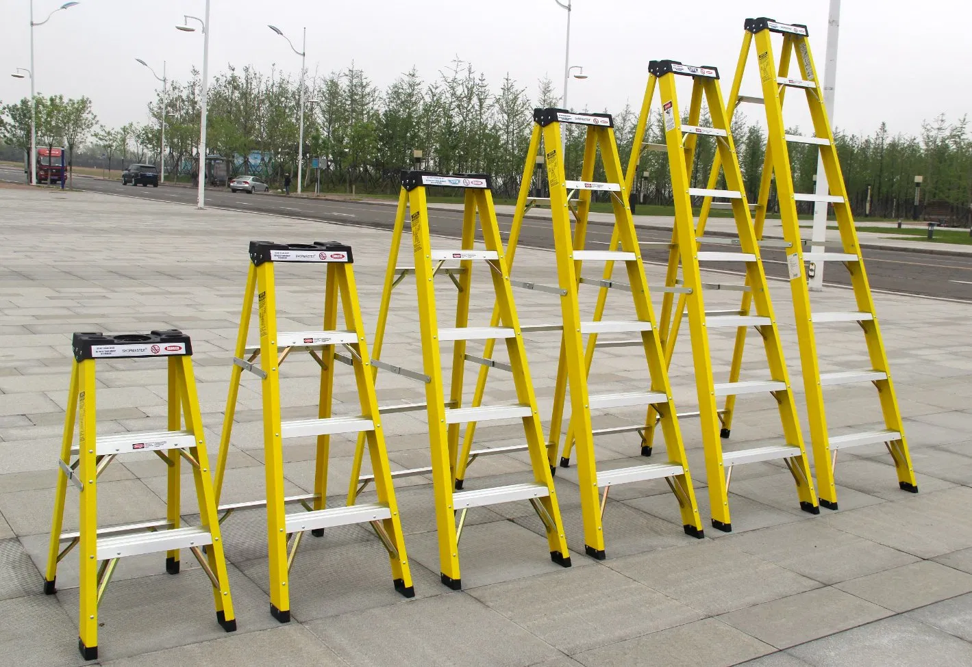 Insulated and Corrosion Resistant Ladder for Sale at Factory Price
