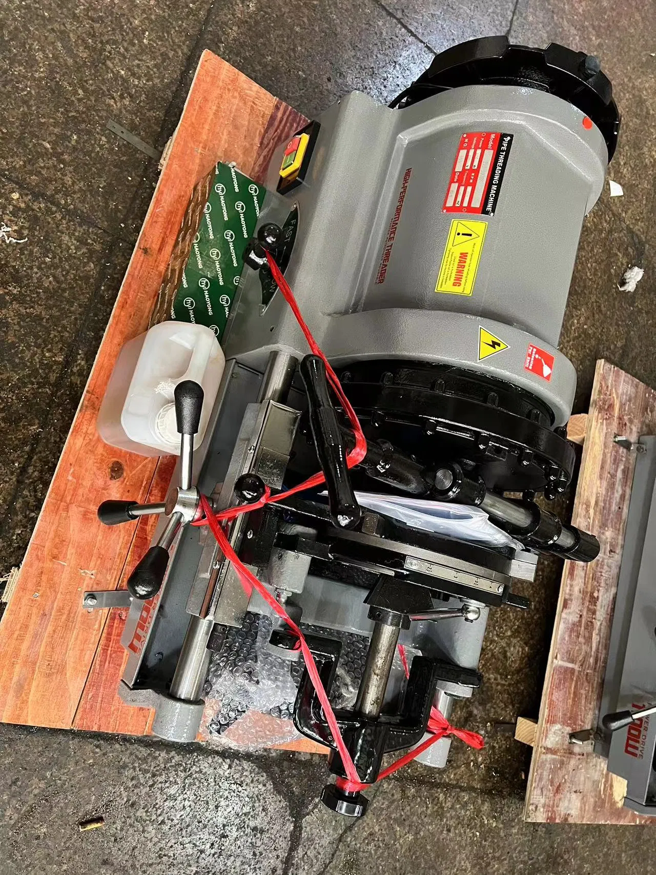 High Efficiency 1300W 4inch Pipe Threading Machine Z3t-100bf