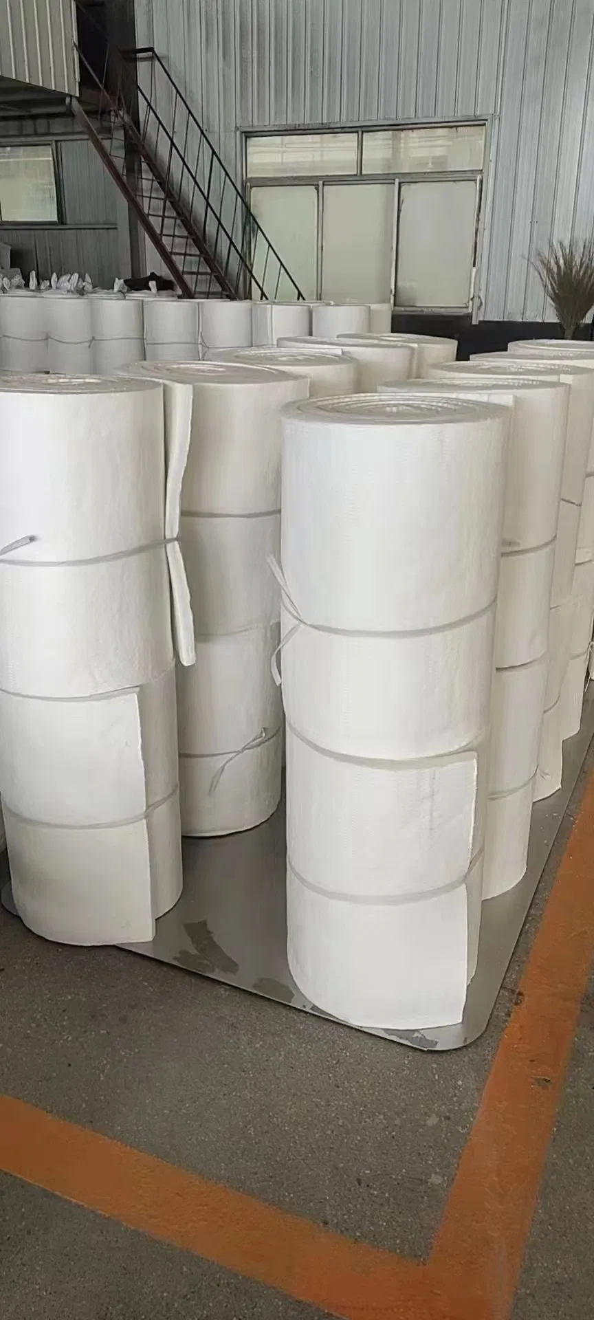 Industrial Pipe Thermal Insulation and High Temperature Resistant Industrial Kiln 64-128kg/M³ Ceramic Fiber Blanket White