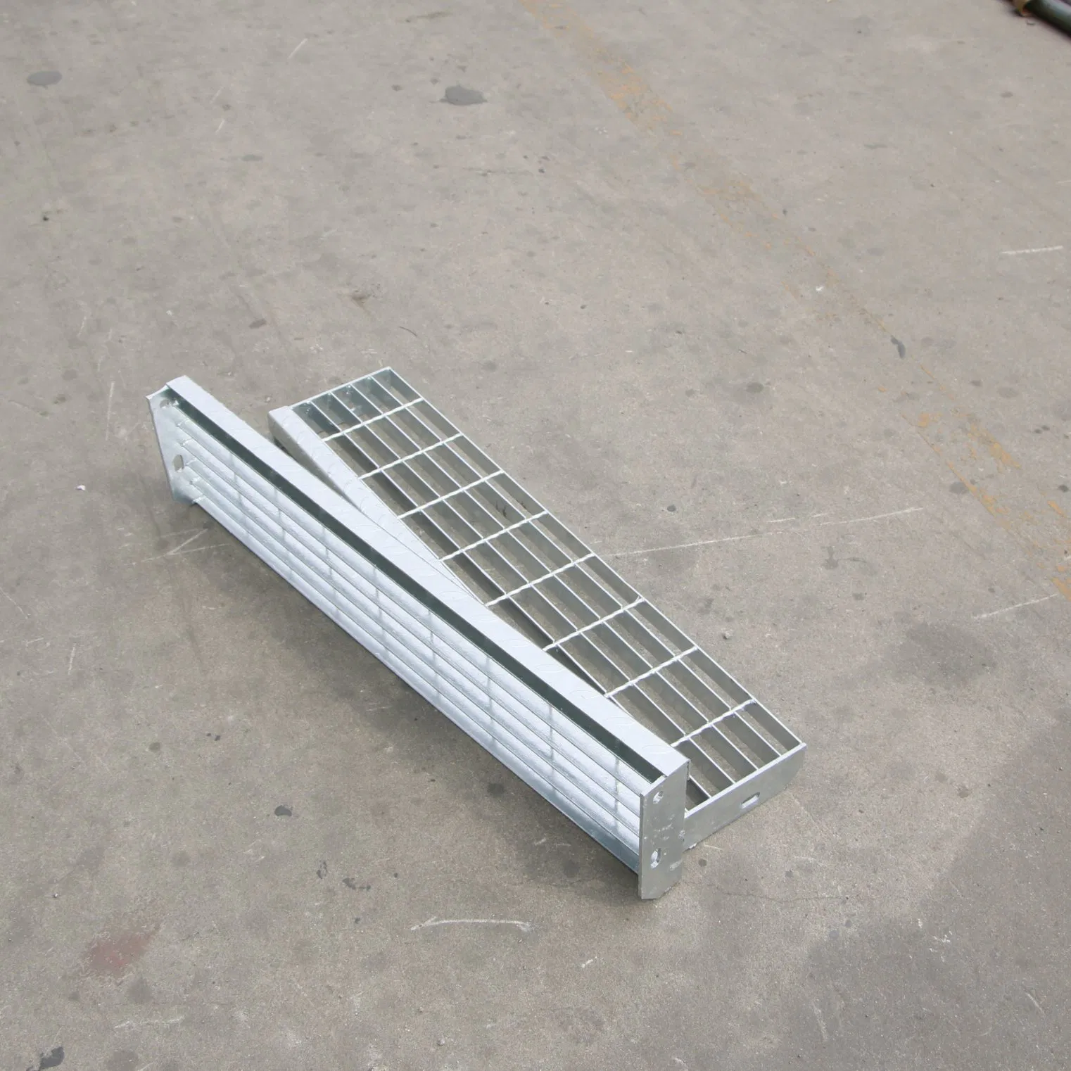 Galvanized Stainless Steel Grating Drainage Channel Serrated Bar Steel Grating