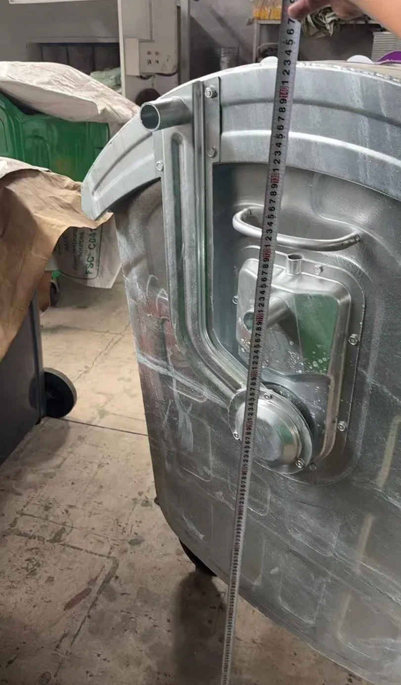 Промышленный мусорный бак 1100L передвижной