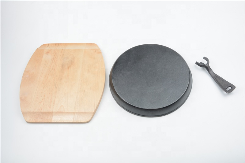 Non-Stick Round Cast Iron Sizzler Plate and Wooden Tray