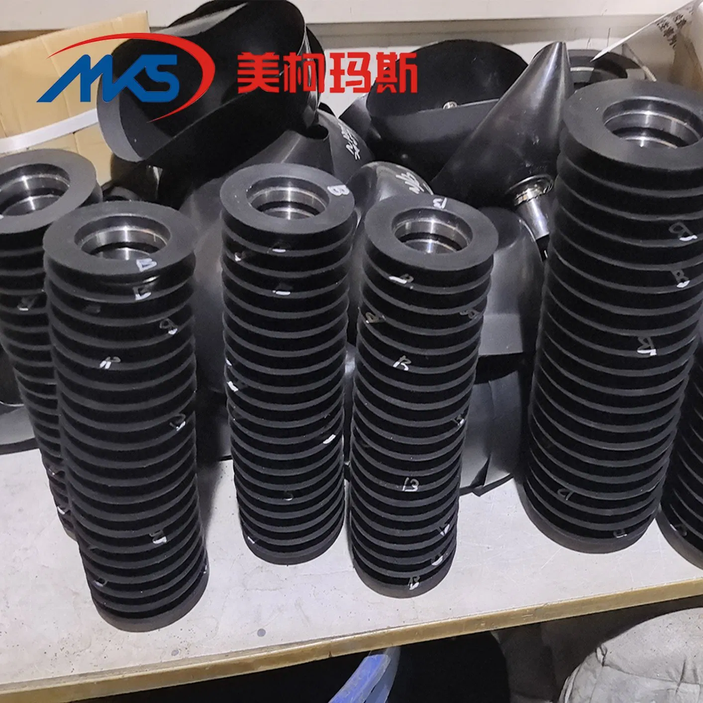 Гидравлический аккумулятор Rexroth 196-9083 / 197-6218