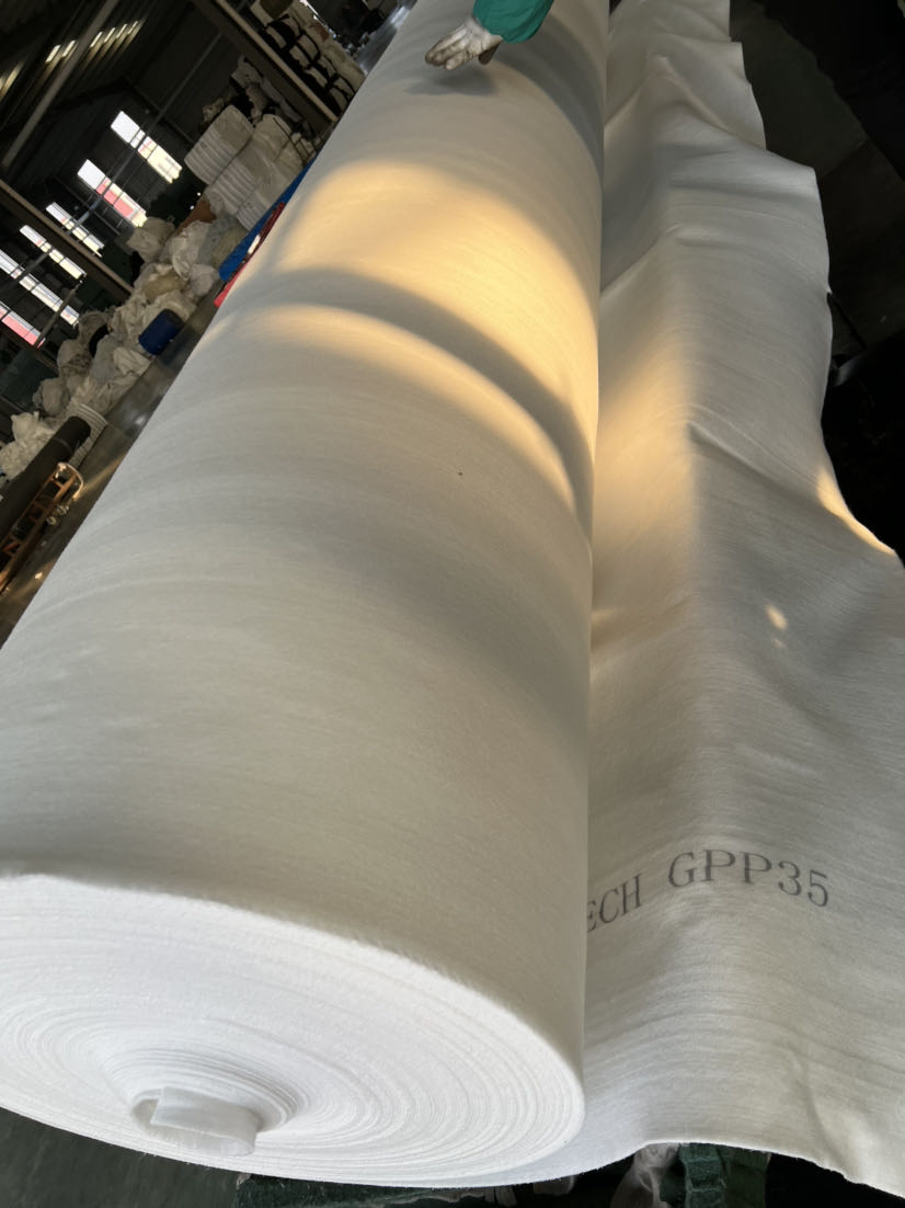 Construction Material/Nonwoven Fabric/Non Woven Fabric/Nonwoven Geotextile/Black Nonwoven Fabric