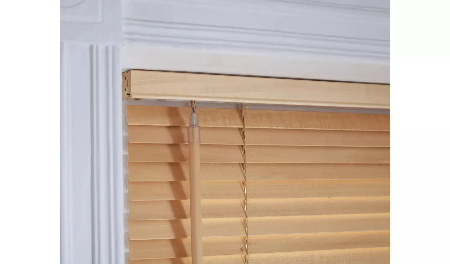 China Hot Sale Price-Effective Faux Wood Window Blinds