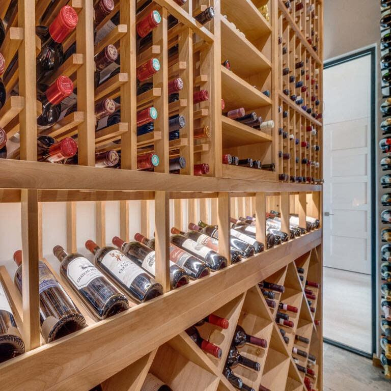 Royal Metal Personalized Customization Wine Cellar Humidity Control for High End Bars and Home