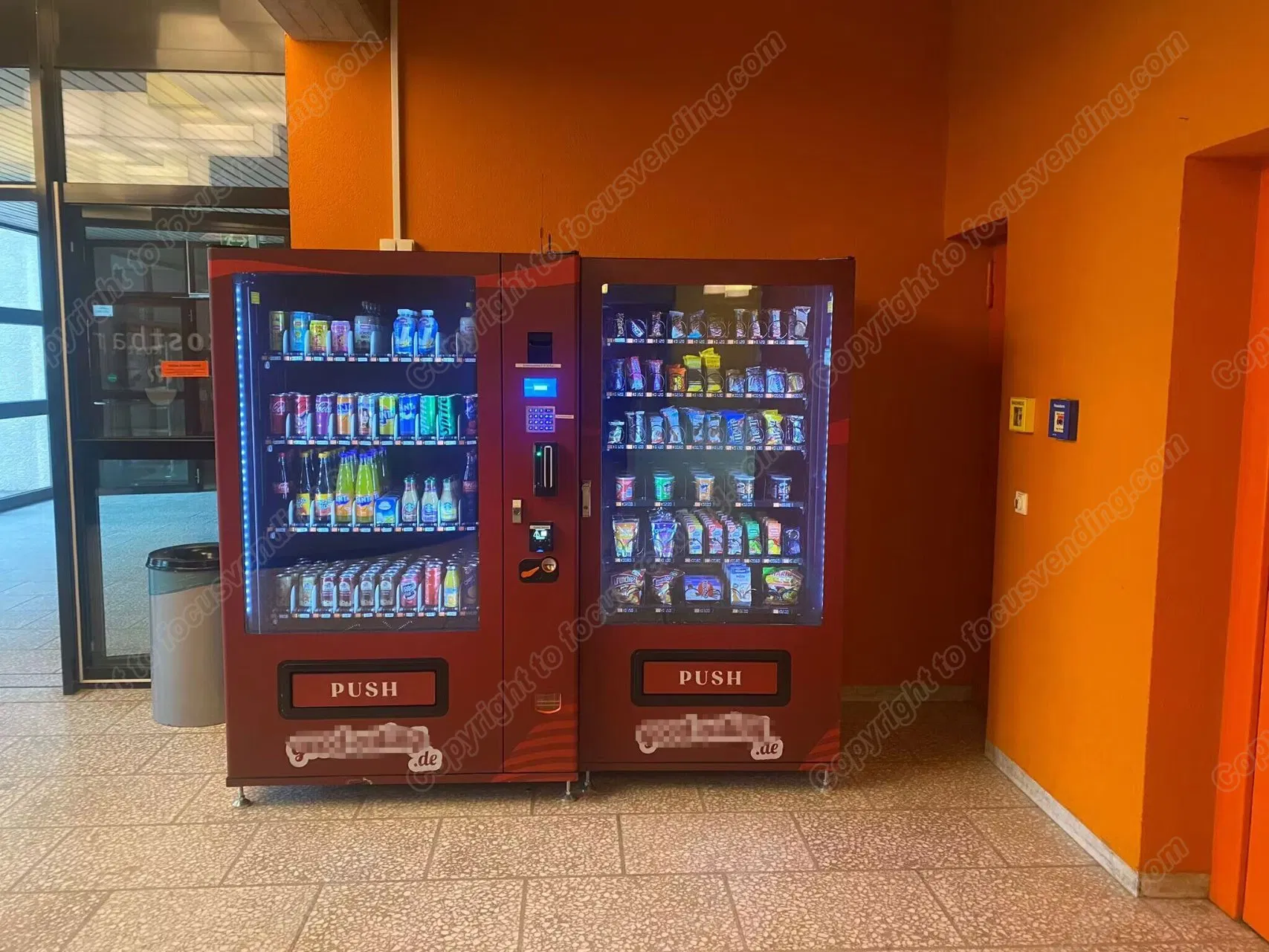 Automatic Vending Machine 24/7 Self-Service for Snacks Drinks