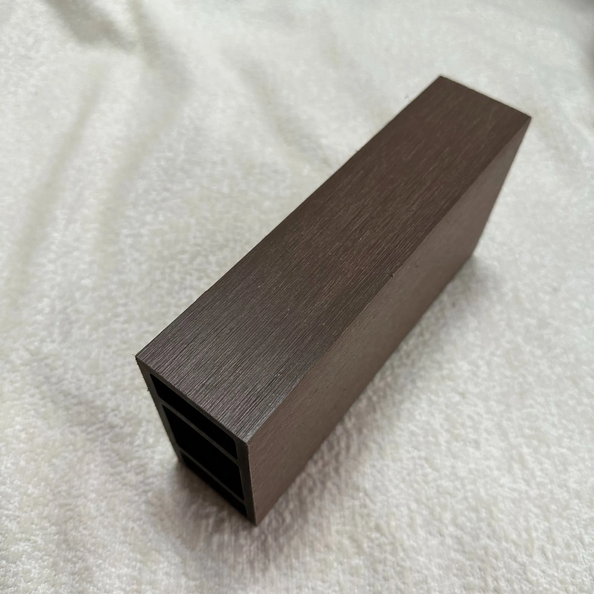 Outdoor WPC Louver System 100X50mm Co-Extruded Finish Weatherproof Building Component