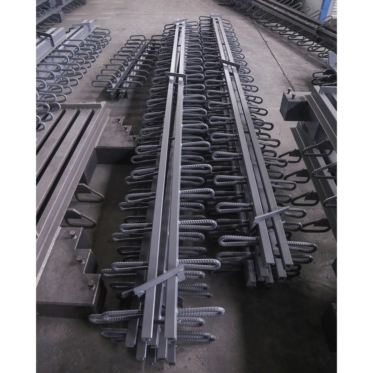 Stainless Steel Plate Finger Expansion Joints Comb Tooth Plate Bridge Expansion Joint Used for Highway Bridge