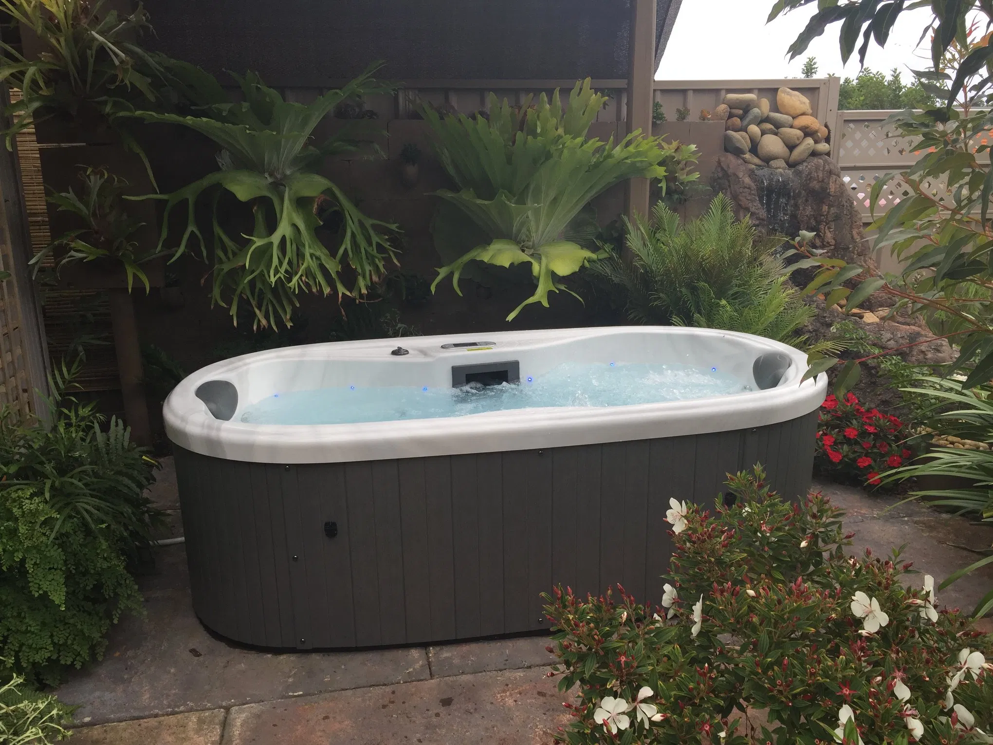 Гидромассажная ванна Whirlpool Outdoor на 2 персоны