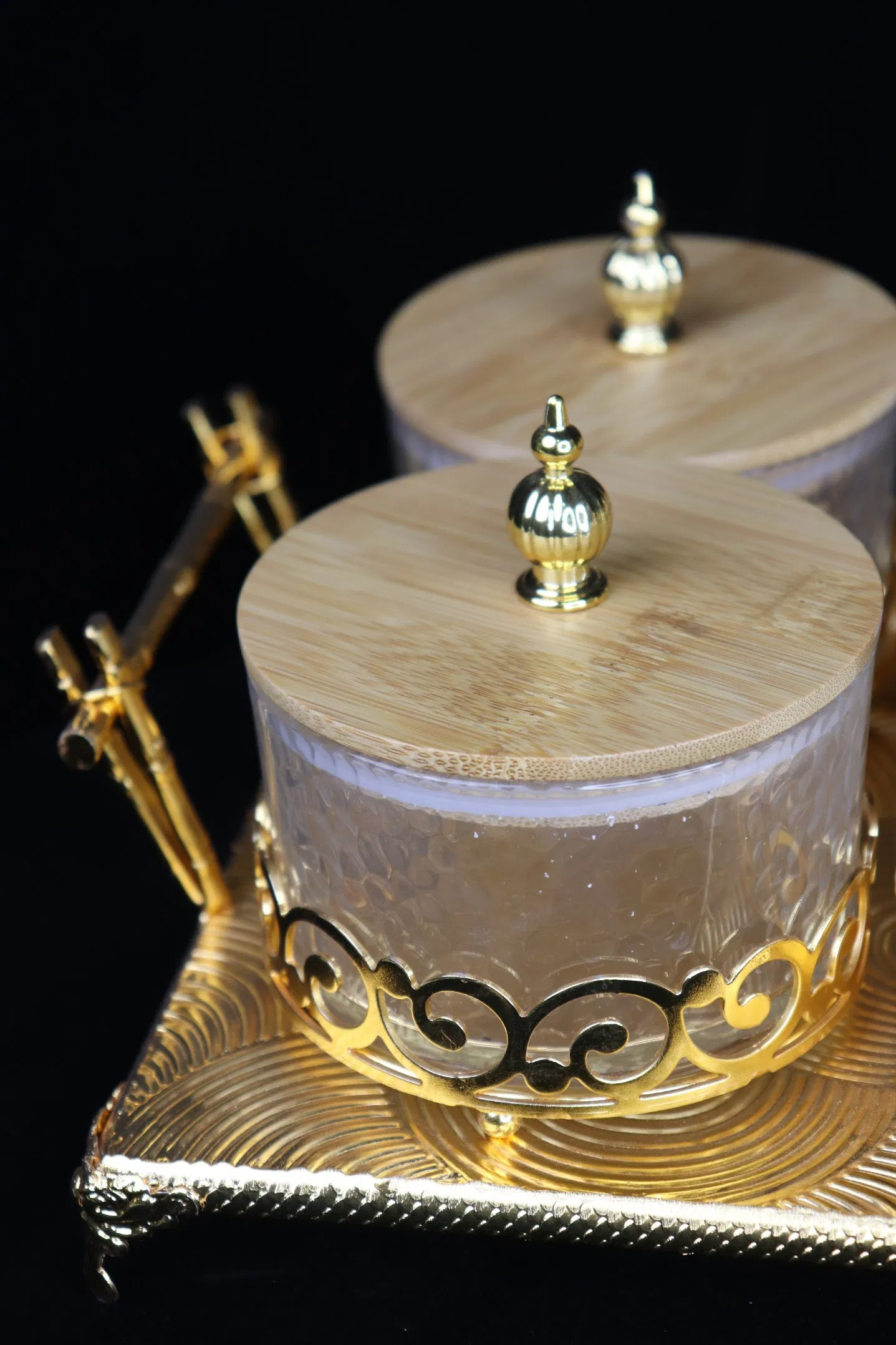Home and Kitchen Supplies Gold-Plated Iron Frame with 6 Glass Jars Set
