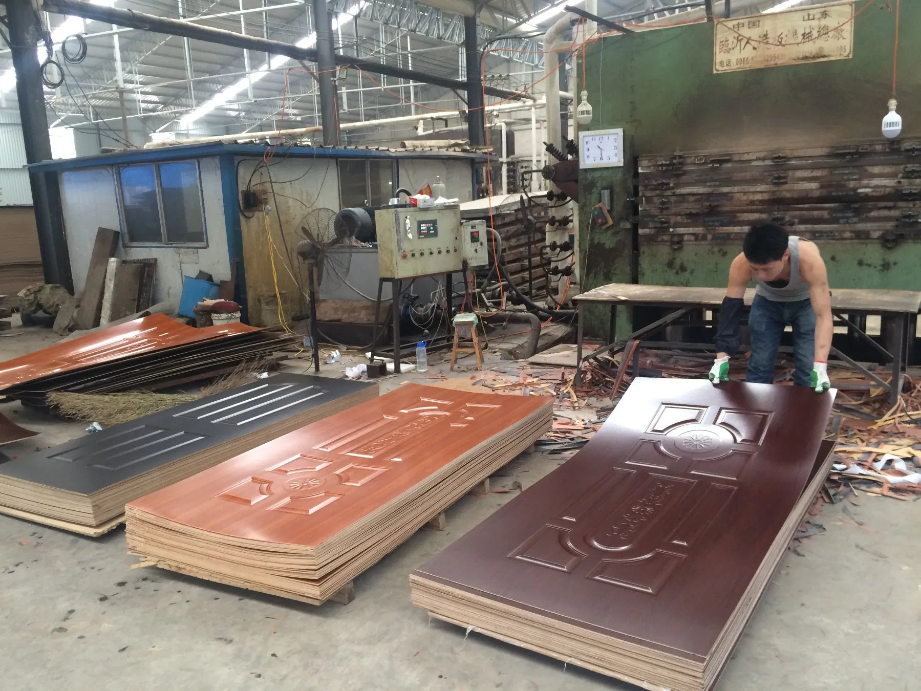 2.7mm to 4.5mm Melamine HDF Door Skin