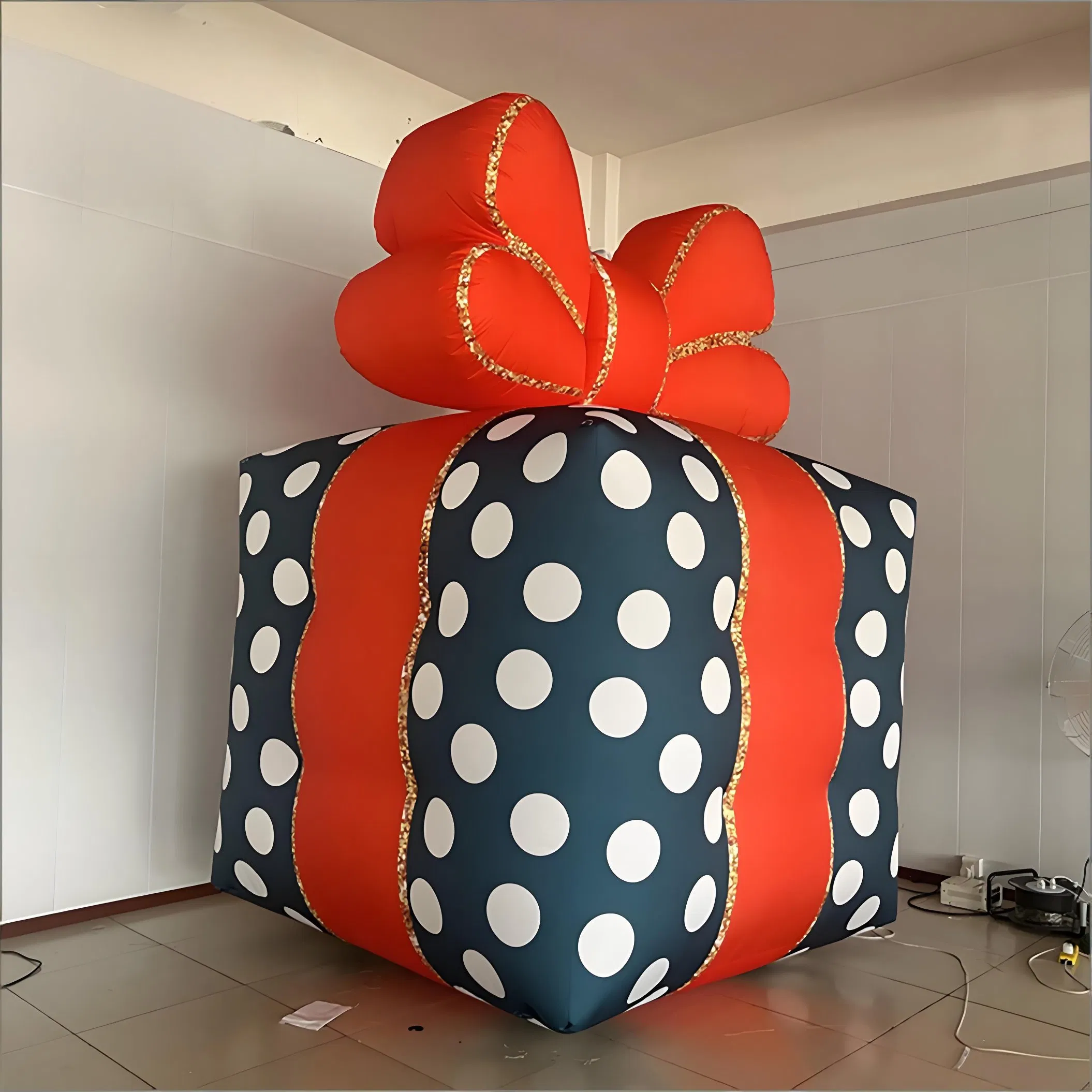 Boyi Prop Holiday Decor for Mall Promotion/New Year Event Inflatable Gift Box
